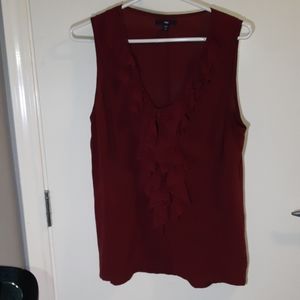 Sleeveless vneck blouse